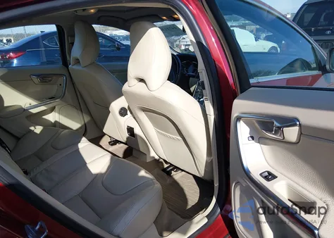 2014 Volvo S60 T5 from USA, damaged, VIN YV1612FH4E1293929